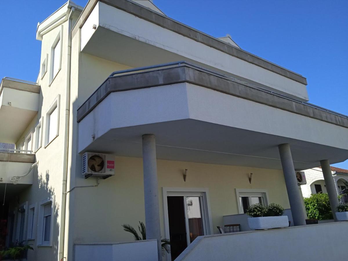 Apartments Blazenka Trogir Exteriör bild