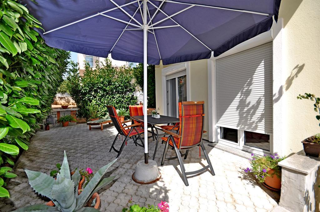 Apartments Blazenka Trogir Exteriör bild